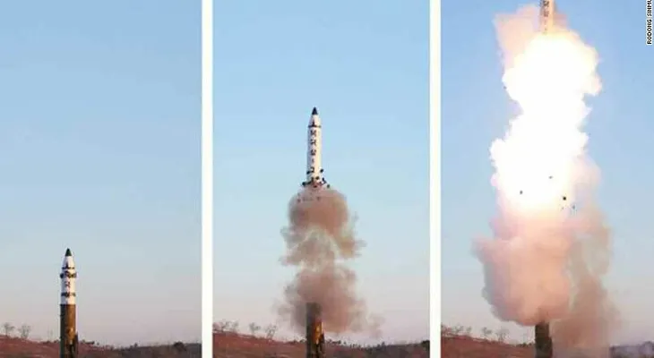 Corea del Norte lanza un misil hacia el Mar de Japón