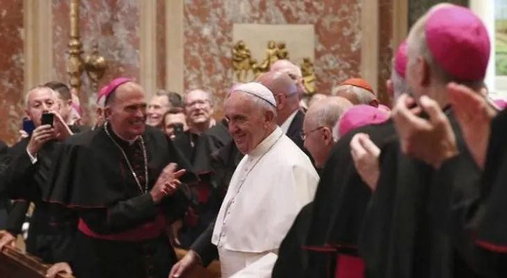 El papa pide a los obispos que acojan "sin miedo" a los inmigrantes&nbsp;