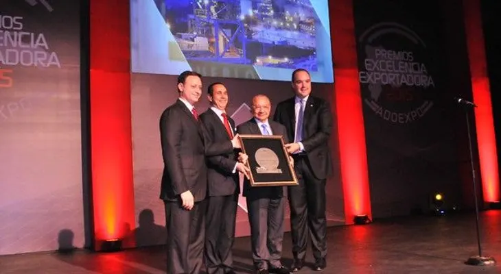 Premian a Barrick Pueblo Viejo por exportaciones