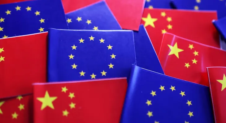 Comisario europeo de Comercio viaja a China para frenar una posible guerra comercial