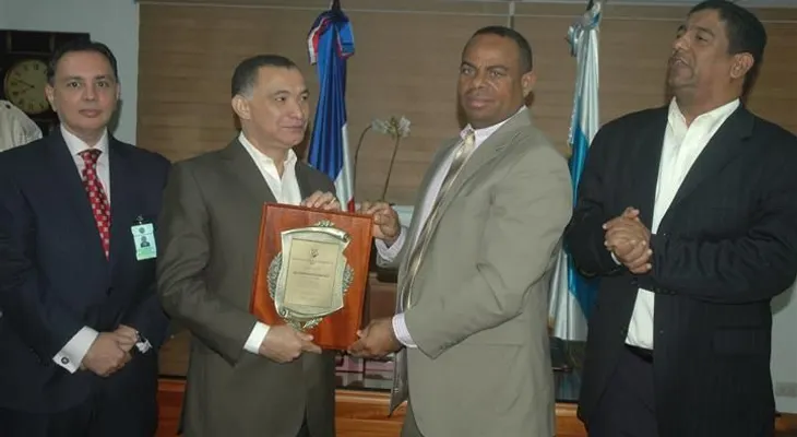 Director IAD recibe reconocimiento por parte del ANPA