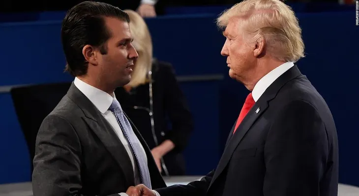 Correo electrónico buscó dirigir campaña de Trump hacia documentos de WikiLeaks