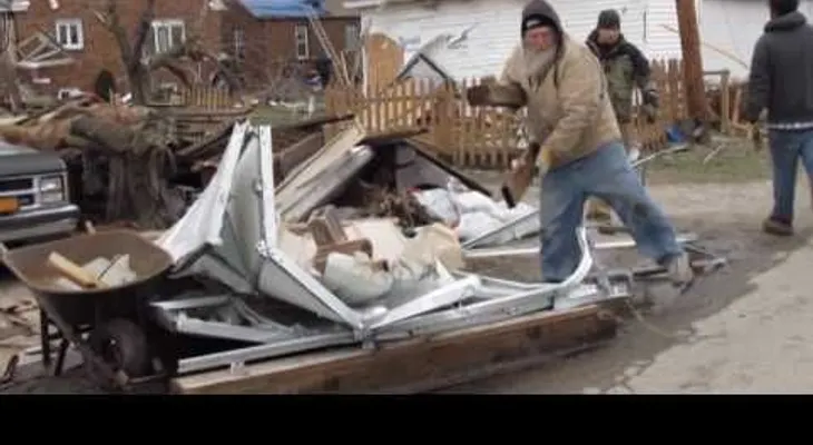 Al menos tres muertos en EEUU por tormentas y tornados (VIDEO)