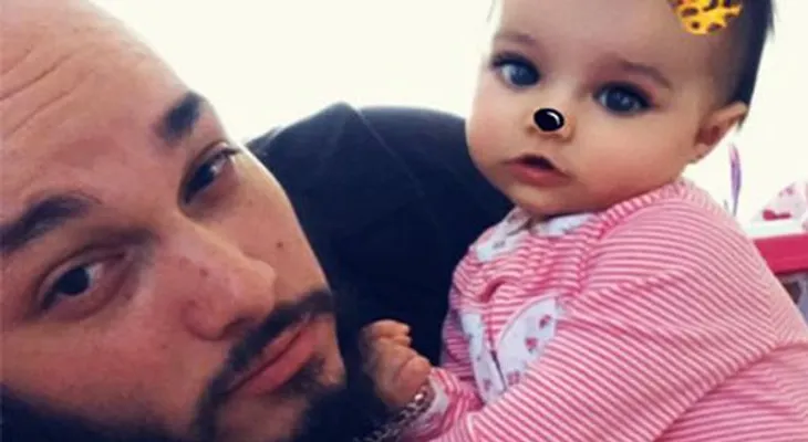 La ex esposa le pidió que comprara medicamento para la hija y cuando abrió la nevera quedó en Shock y salió corriendo