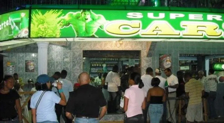 Levantan restricción de horarios en venta de alcohol