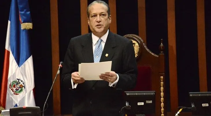 Reinaldo Pared Pérez presenta su última memoria en el Senado