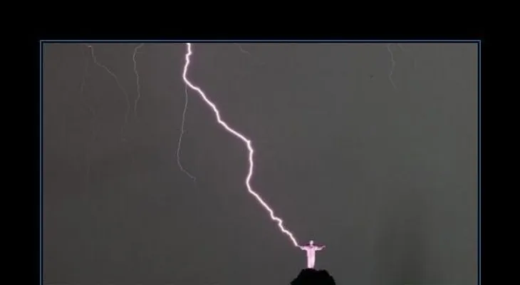 Brasil: Un rayo rompe un dedo a estatua de Cristo Redentor