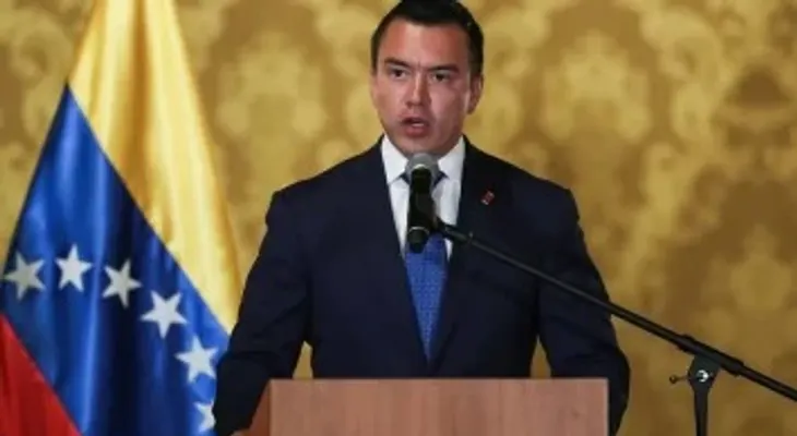 Noboa oficializa un nuevo toque de queda nocturno en cinco provincias costeras de Ecuador