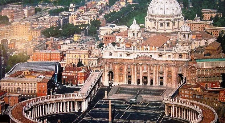 El Vaticano arresta a un bróker por irregularidades inmobiliarias