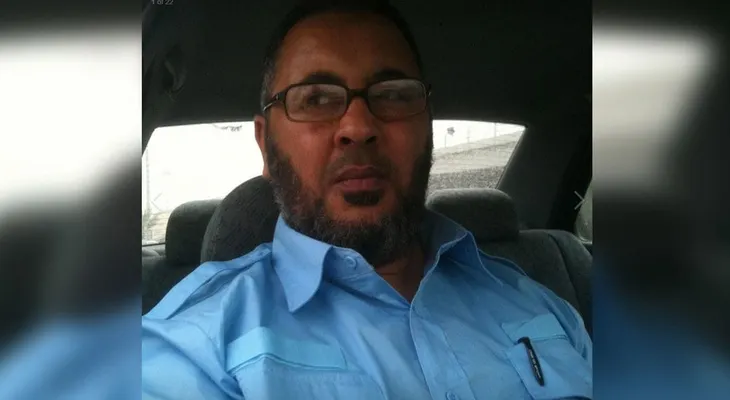 Arrestan padre del terrorista suicida de Manchester mientras defendía a su hijo por TV