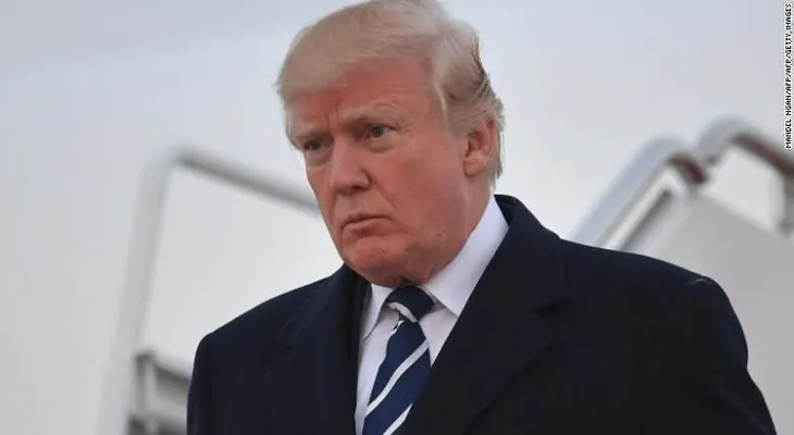 En promedio, Trump menciona la palabra ?falsa? una vez al día. En serio. Lo hemos contado