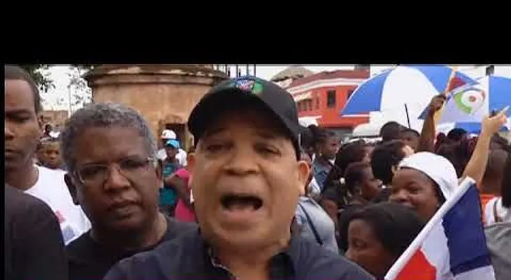 Protestas de haitianos en el Altar de la Patria genera polémica; dicen es una ofensa; Zapete la defiende 