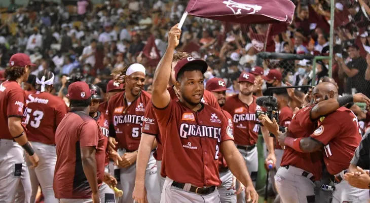 Las Estrellas no pudieron detener "furia" de los Gigantes; Ozuna el más valioso de la Serie Final
