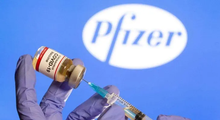Pfizer dice que su vacuna parece eficaz contra nuevas variantes de COVID-19