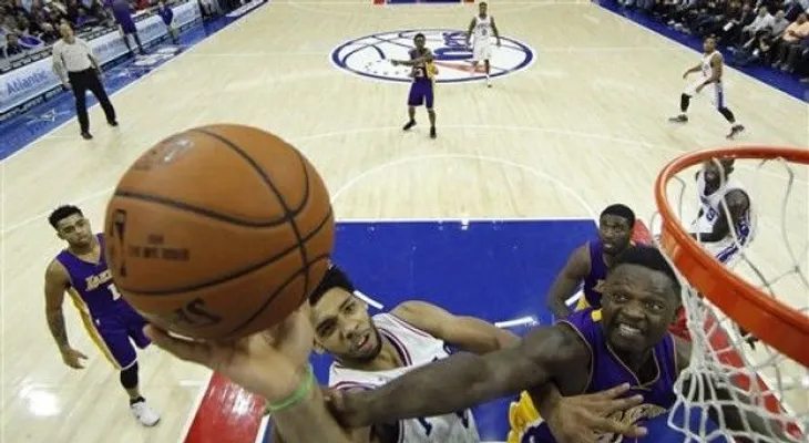 76ers suspenden por 2 partidos a Okafor tras pelea en Boston