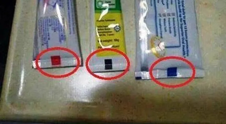 ¿Qué significan las marcas de colores que aparecen en los tubos de pasta de dientes?