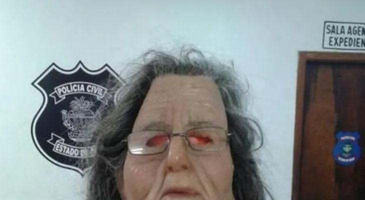 Narcotraficante intenta escapar de la cárcel vestido de abuelita
