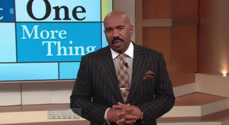 Steve Harvey brota lágrimas mientras se disculpa en entrevista con Miss Colombia (VIDEO)