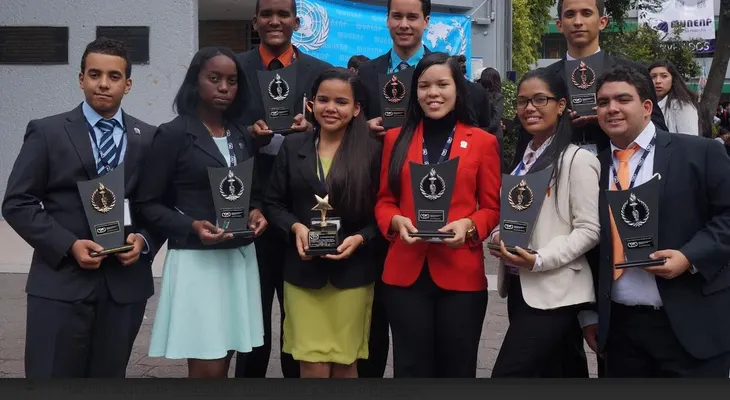 Reconocen ocho estudiantes dominicanos en Modelo de la ONU en México