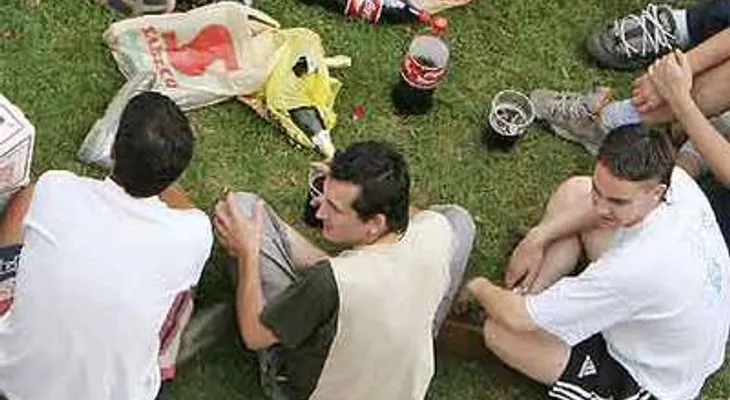 Beber mucho alcohol provoca daños al cerebro