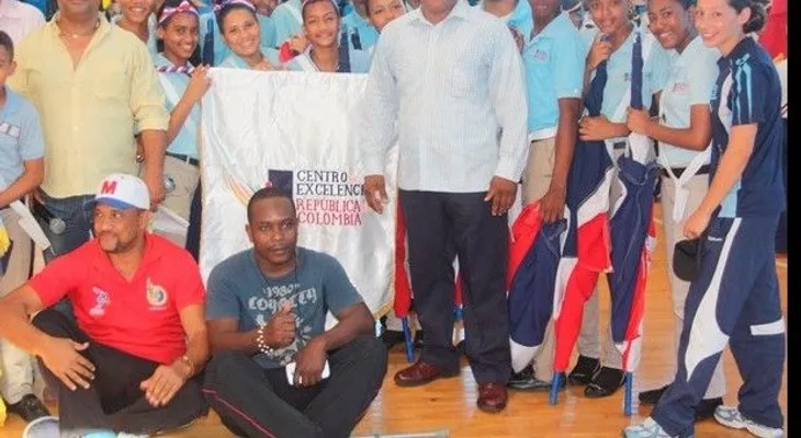 Centro educativo gana eliminatoria Marcha Escolar