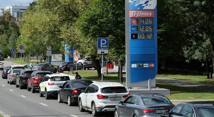 Filas en Moscú por nueva escasez de combustible