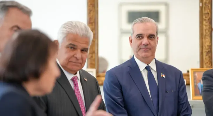 Abinader aboga por avanzar y regular la IA al mismo tiempo en América Latina
