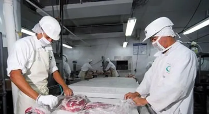 Técnica de Pro Consumidor advierte enfermedades transmitidas por alimentos 