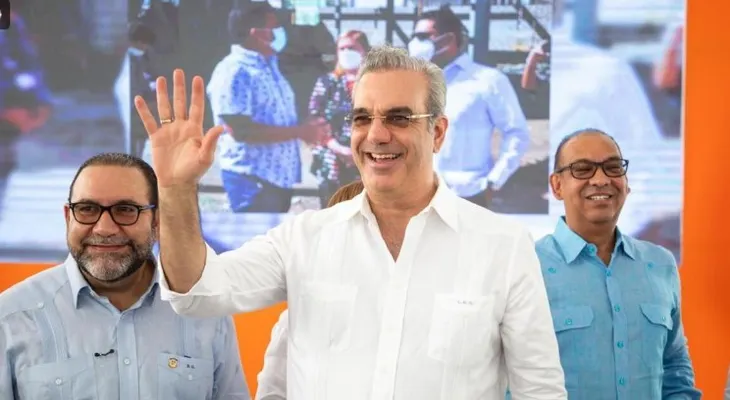 Abinader inaugura Mercado de La Vega reconstruido tras incendio de hace ocho años