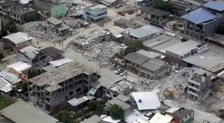 Presidente Correa anuncia medidas económicas por terremoto