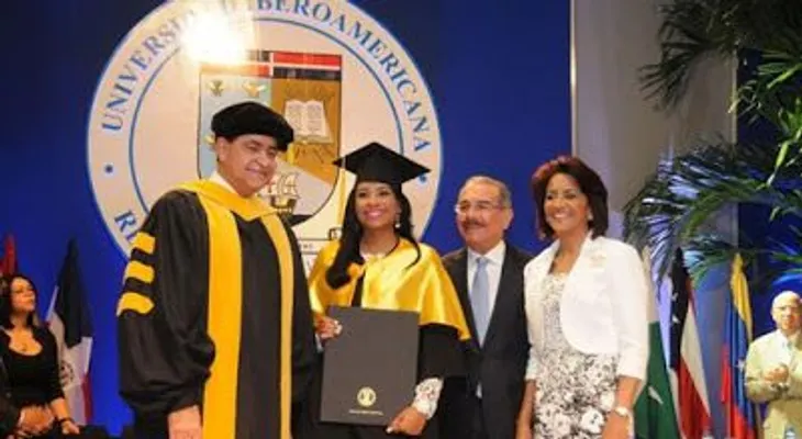 Una de las hijas del presidente Danilo Medina se graduó de doctora en medicina 