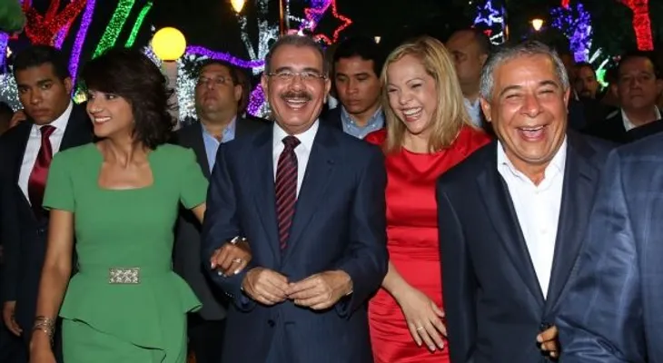Danilo Medina y Salcedo inauguran la Brillante Navidad