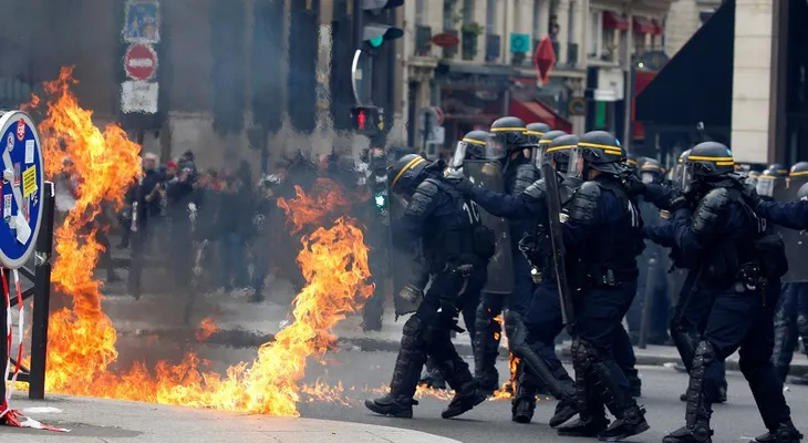 Disturbios en París durante una protesta contra Marine Le Pen en el Día del Trabajador