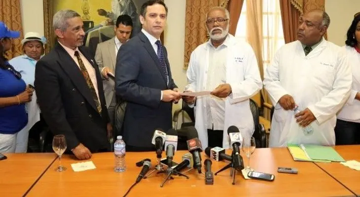 Viceministro de la Presidencia recibe gremios salud; Gobierno dice está abierto al diálogo