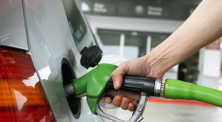 Gobierno rebaja  precios de las gasolinas y mayoría de los combustibles