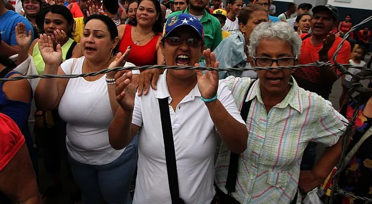 Reabren la frontera entre Venezuela y Colombia