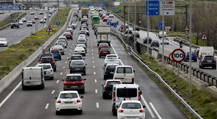 Carmena prohibirá circular a los coches diésel a partir de 2020