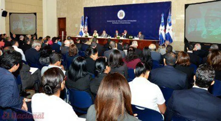 Cancillería realiza conferencias sobre la Restauración