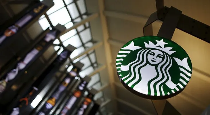 Starbucks desobedece a Trump y anuncia una medida revolucionaria