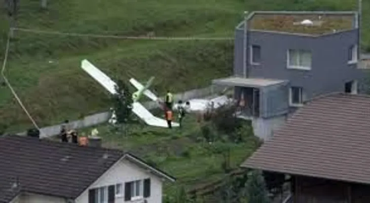 Muere al menos una persona durante acrobacia aérea suiza 