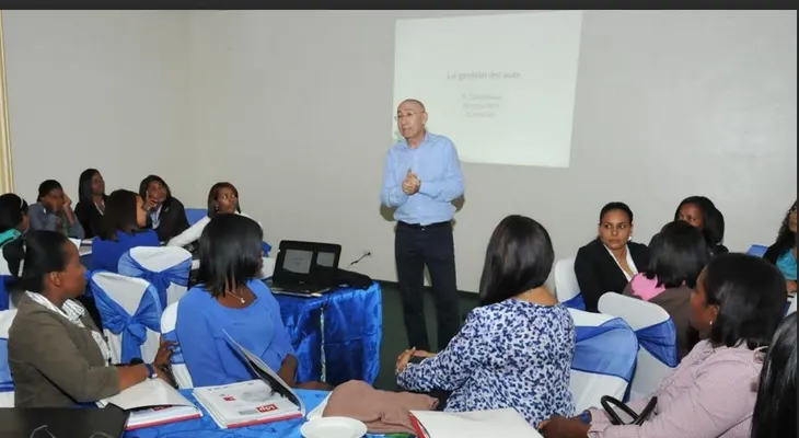 Ministerio de Educación entrena a profesores (as) de nuevo ingreso
