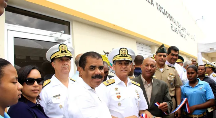 Inauguran 3 escuelas en Comendador