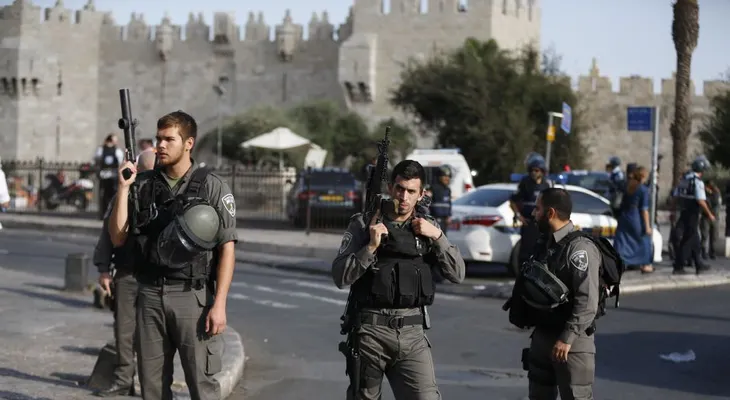 Policía israelí mata a un hombre en Jerusalén tras ataque a un oficial