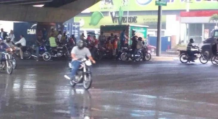 Humedad de onda tropical seguirá provocando lluvias