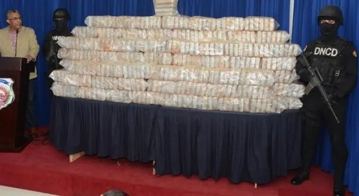 Decomisan 748 paquetes de droga y casi un millón de dólares a estructura del narcotráfico