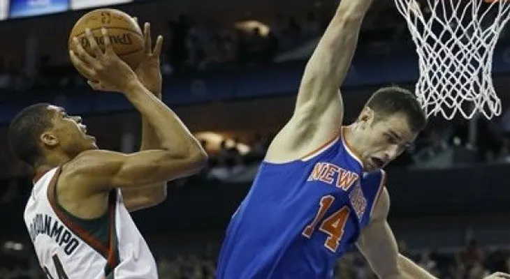 Knicks sufren 16ta derrota seguida, ahora en Londres 