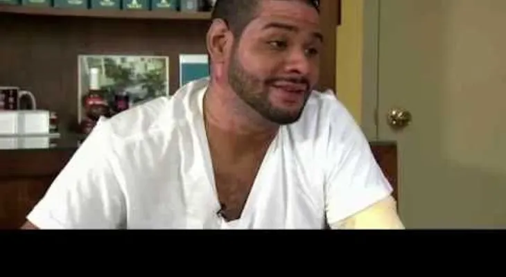 Dominicano golpeado por agentes mientras ardía en llamas relata el infierno que vivió