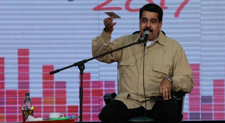 Maduro niega en Venezuela se haya roto el orden constitucional; convoca al Consejo de Defensa