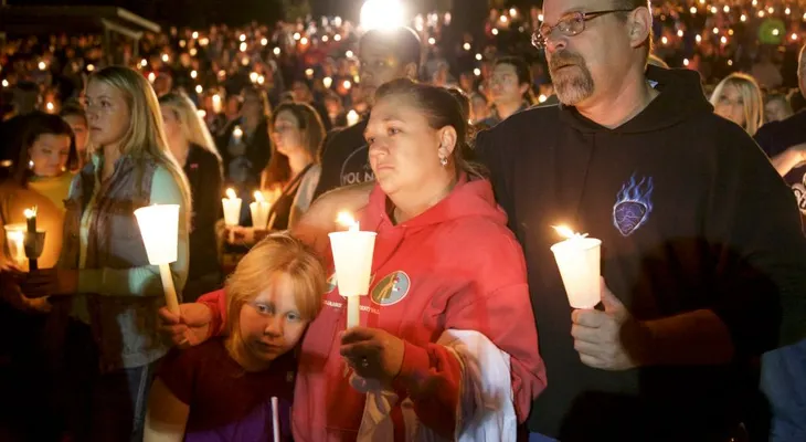 Tiroteo de Oregon: estudiantes desesperados se escondieron detrás de sus mochilas