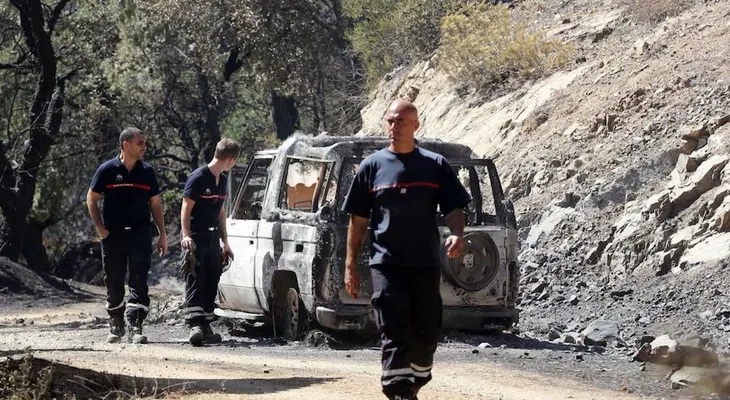Evacuan a 10.000 personas por incendios en Francia